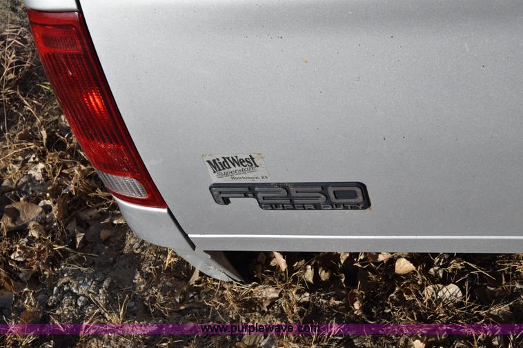 image for item L1007 2003 Ford F250 Super Duty SuperCab utility truck