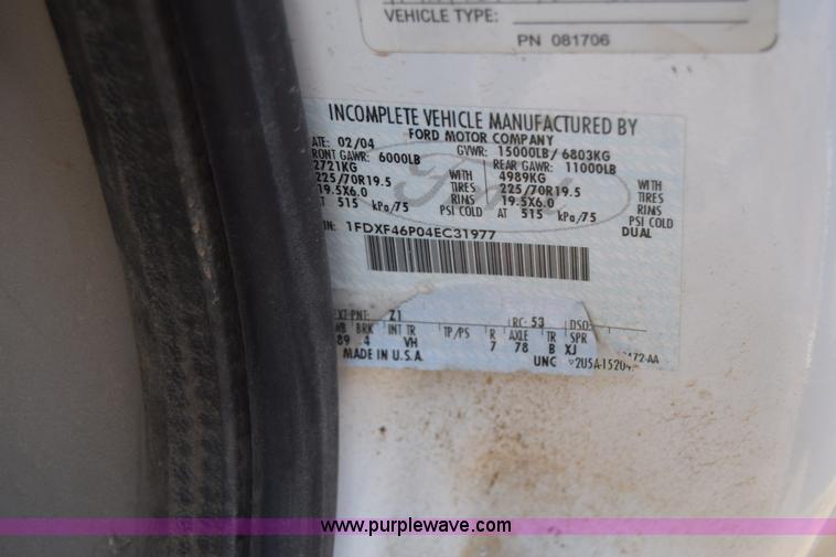 image for item L1008 2004 Ford F450 Super Duty truck chassis