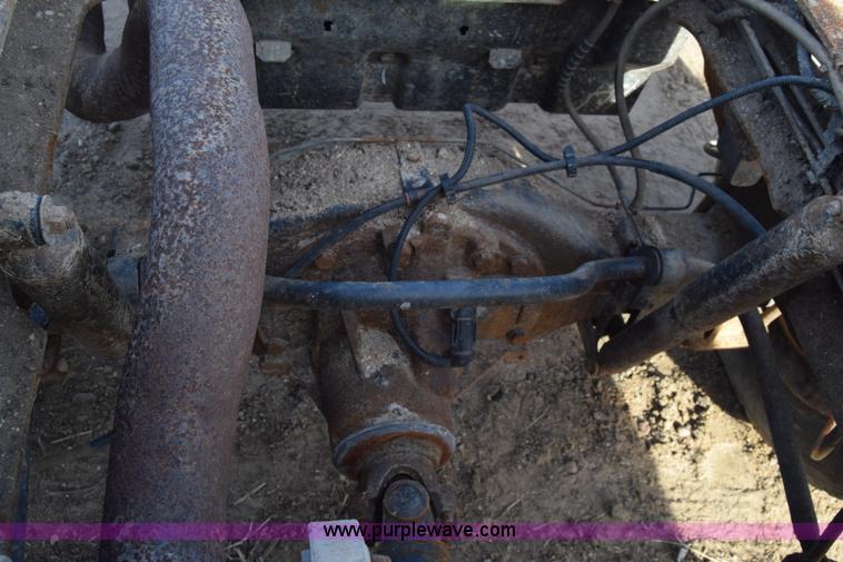 image for item L1008 2004 Ford F450 Super Duty truck chassis