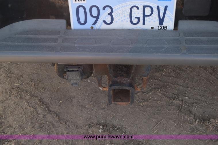 image for item L1009 2003 Chevrolet Suburban 1500 SUV