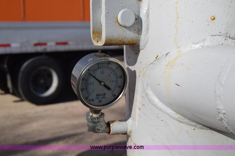 image for item L1010 Vacuum tank