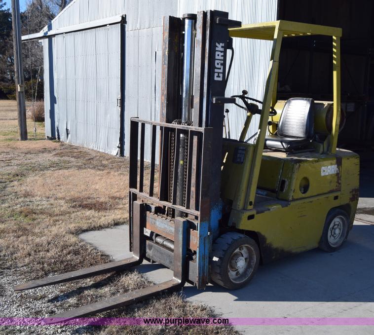 image for item L1019 Clark C500-50 forklift