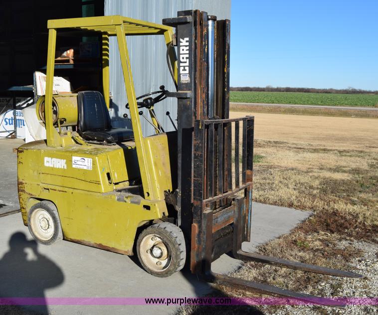 image for item L1019 Clark C500-50 forklift