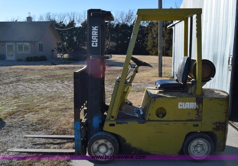 image for item L1019 Clark C500-50 forklift
