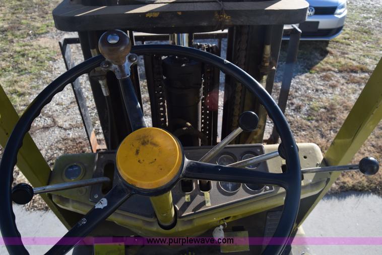 image for item L1019 Clark C500-50 forklift
