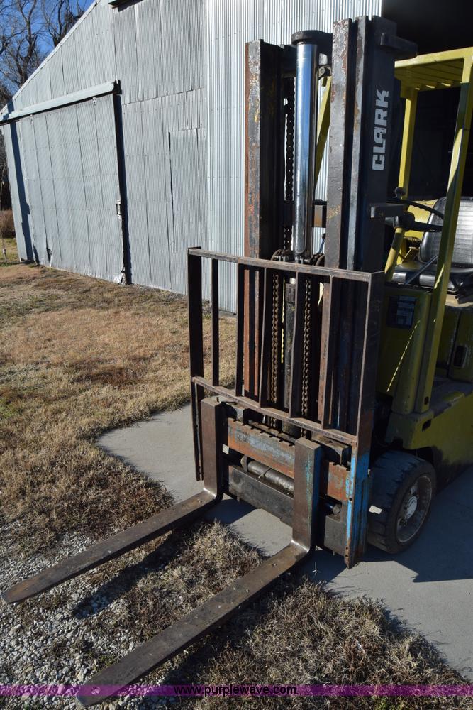 image for item L1019 Clark C500-50 forklift