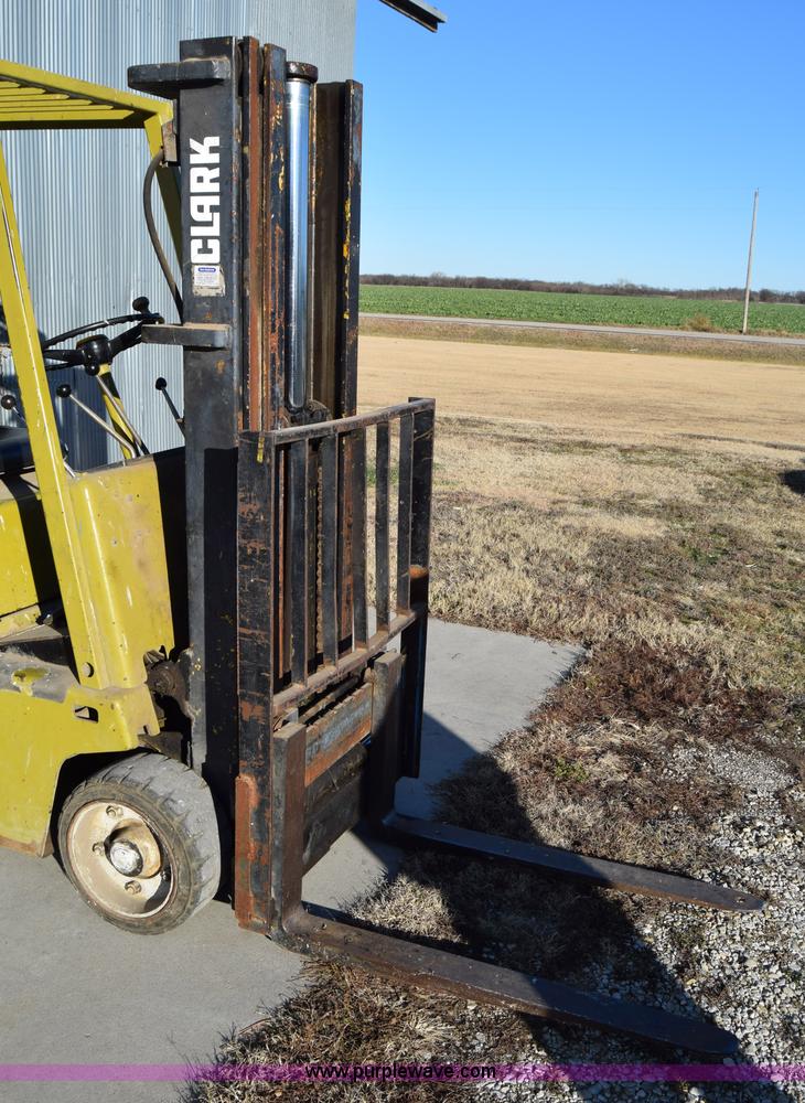 image for item L1019 Clark C500-50 forklift