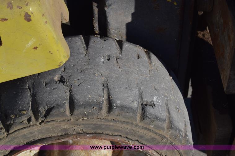 image for item L1019 Clark C500-50 forklift