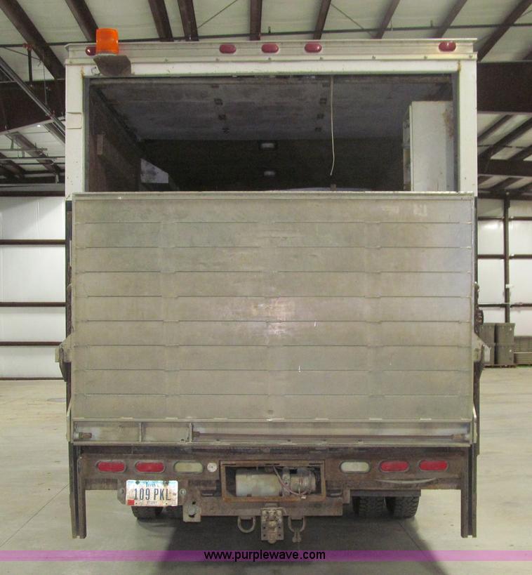 image for item L1974 2004 Chevrolet C5500 box truck