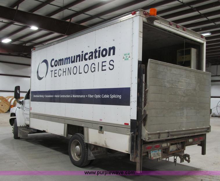 image for item L1974 2004 Chevrolet C5500 box truck