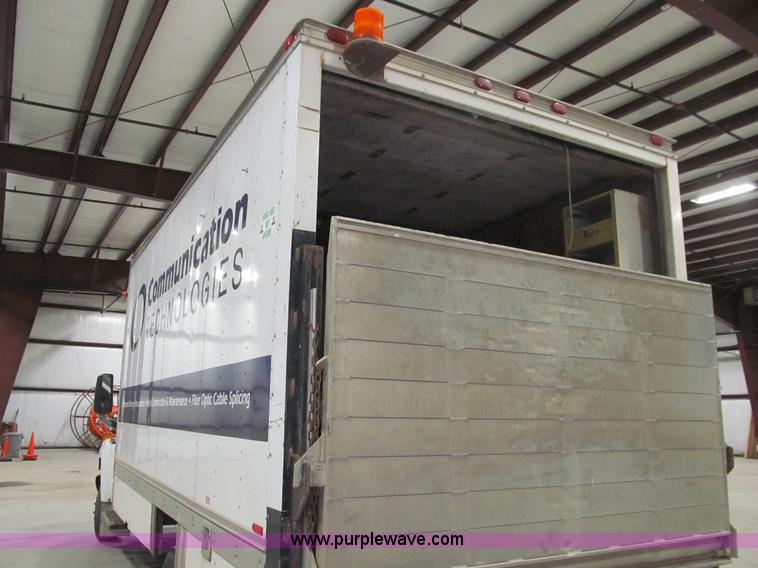 image for item L1974 2004 Chevrolet C5500 box truck