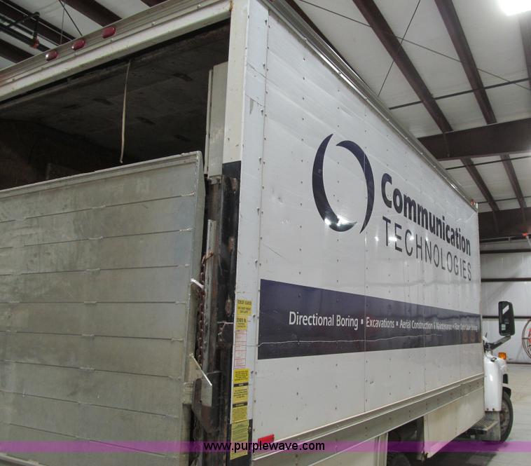 image for item L1974 2004 Chevrolet C5500 box truck