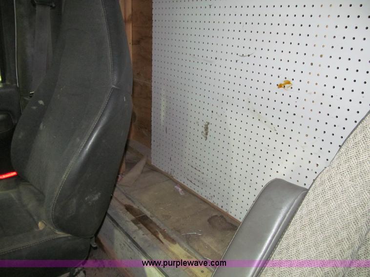 image for item L1974 2004 Chevrolet C5500 box truck