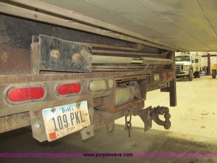 image for item L1974 2004 Chevrolet C5500 box truck