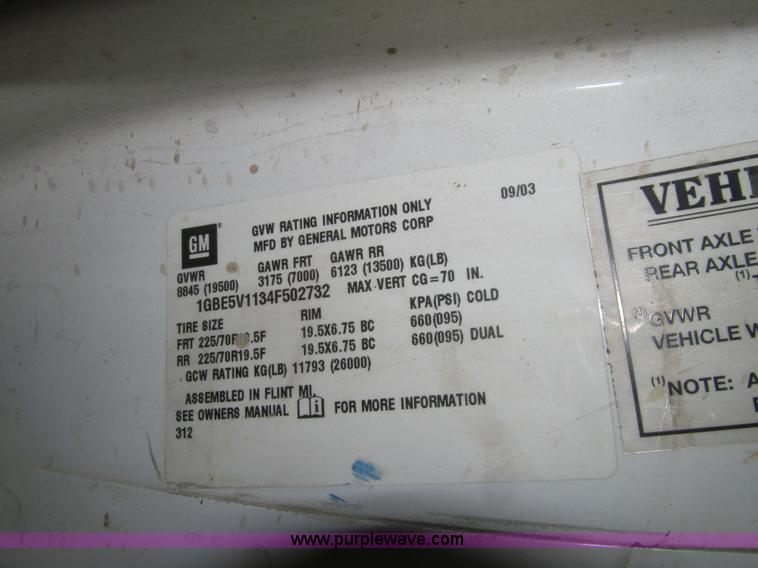 image for item L1974 2004 Chevrolet C5500 box truck