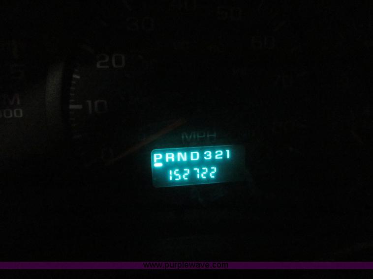 image for item L1974 2004 Chevrolet C5500 box truck