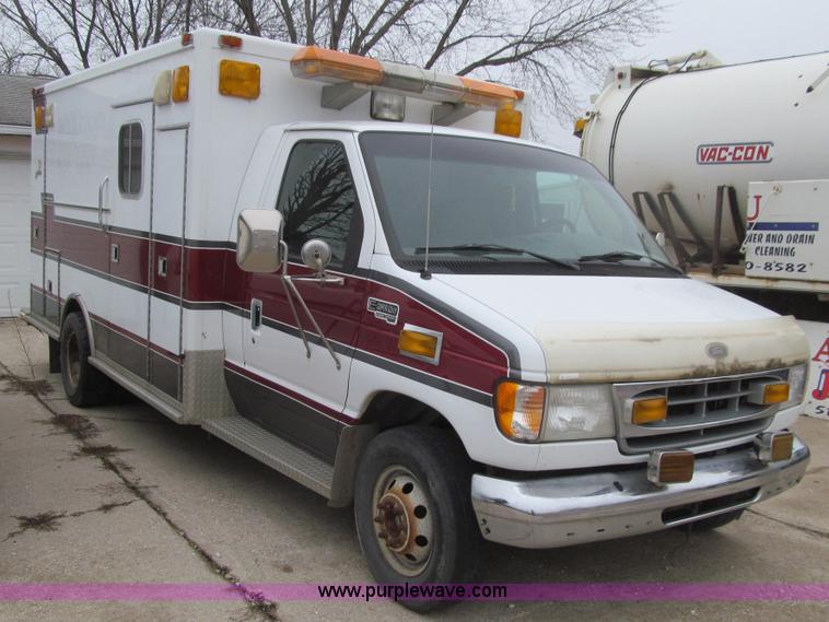 image for item L1975 1998 Ford Econoline E450 ambulance