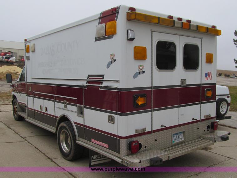 image for item L1975 1998 Ford Econoline E450 ambulance