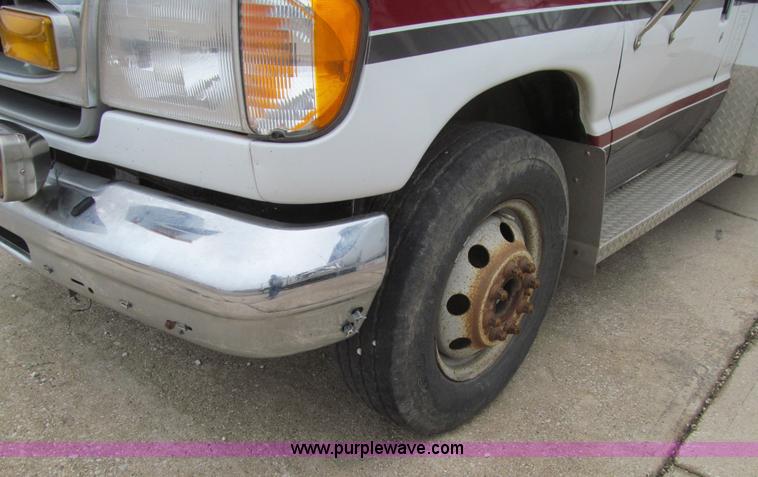 image for item L1975 1998 Ford Econoline E450 ambulance