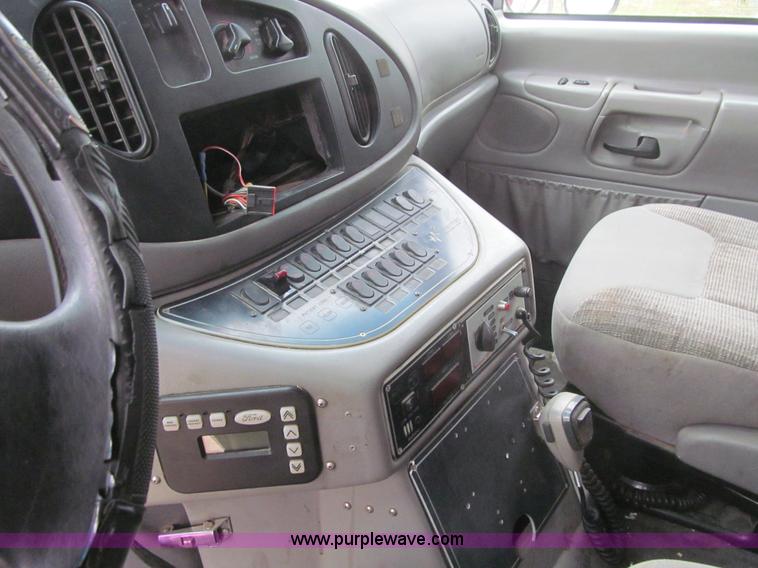 image for item L1975 1998 Ford Econoline E450 ambulance