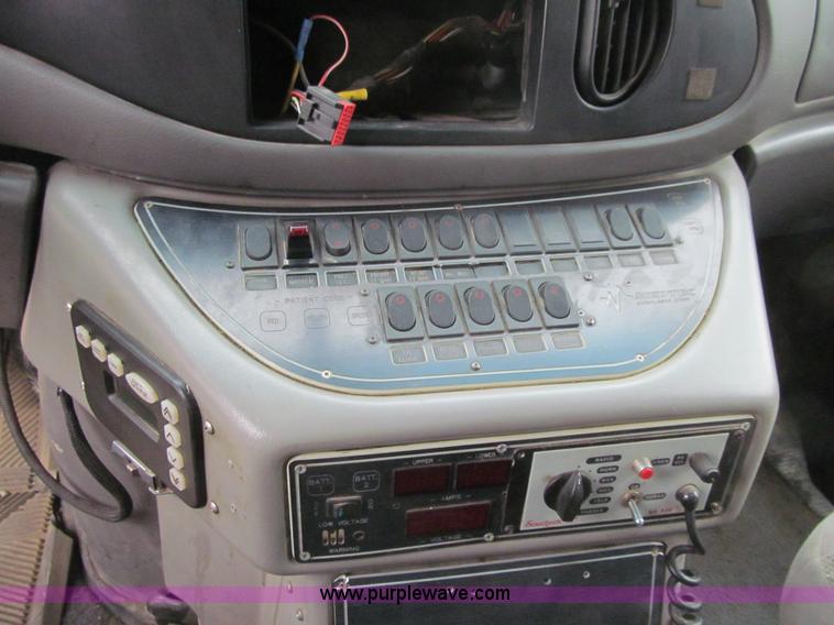 image for item L1975 1998 Ford Econoline E450 ambulance