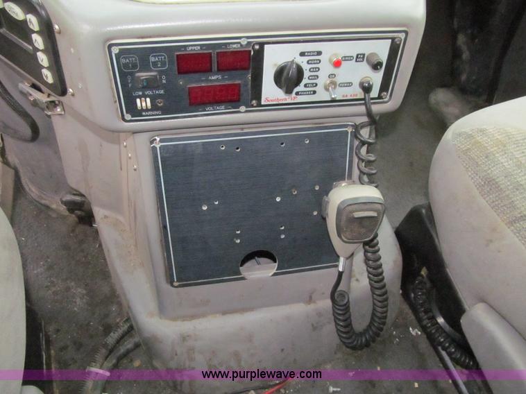 image for item L1975 1998 Ford Econoline E450 ambulance