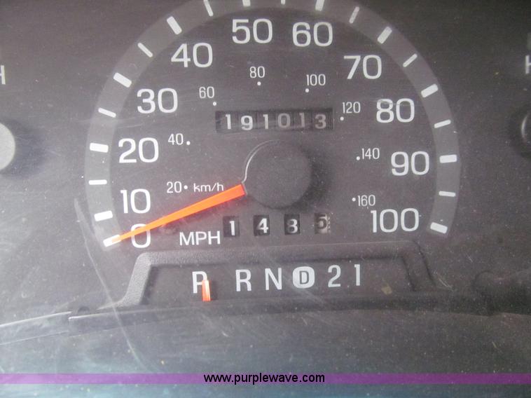 image for item L1975 1998 Ford Econoline E450 ambulance