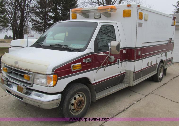 image for item L1975 1998 Ford Econoline E450 ambulance