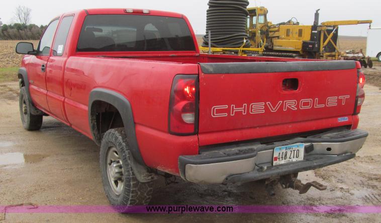 image for item L1980 2007 Chevrolet Silverado 2500HD Ext. Cab pickup truck