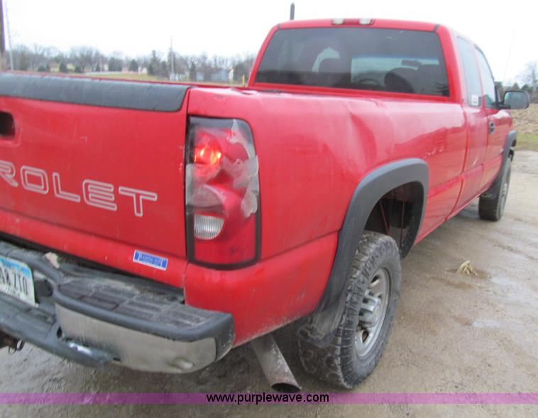 image for item L1980 2007 Chevrolet Silverado 2500HD Ext. Cab pickup truck
