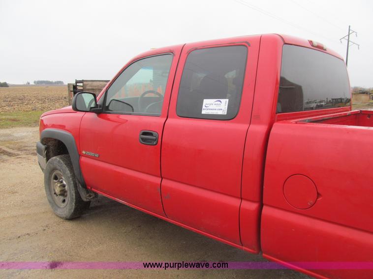 image for item L1980 2007 Chevrolet Silverado 2500HD Ext. Cab pickup truck