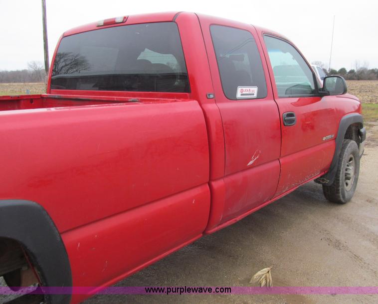 image for item L1980 2007 Chevrolet Silverado 2500HD Ext. Cab pickup truck