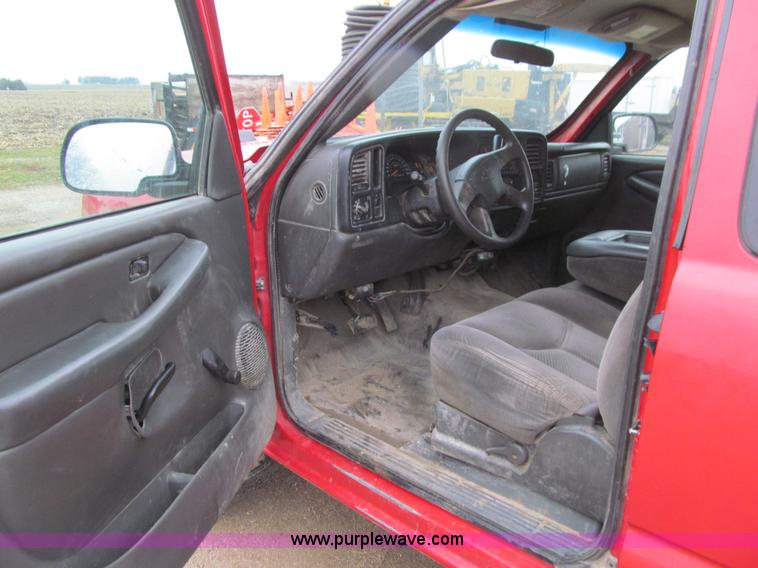 image for item L1980 2007 Chevrolet Silverado 2500HD Ext. Cab pickup truck