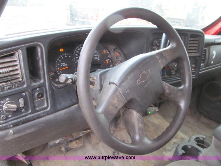 image for item L1980 2007 Chevrolet Silverado 2500HD Ext. Cab pickup truck