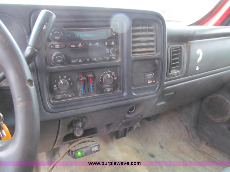 image for item L1980 2007 Chevrolet Silverado 2500HD Ext. Cab pickup truck