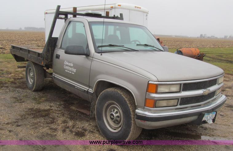 image for item L1982 1998 Chevrolet 2500 flatbed pickup truck
