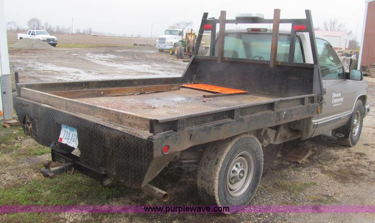 image for item L1982 1998 Chevrolet 2500 flatbed pickup truck