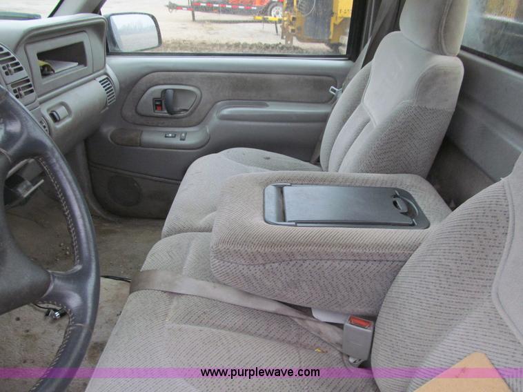 image for item L1982 1998 Chevrolet 2500 flatbed pickup truck