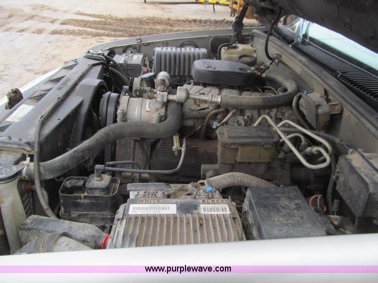 image for item L1982 1998 Chevrolet 2500 flatbed pickup truck