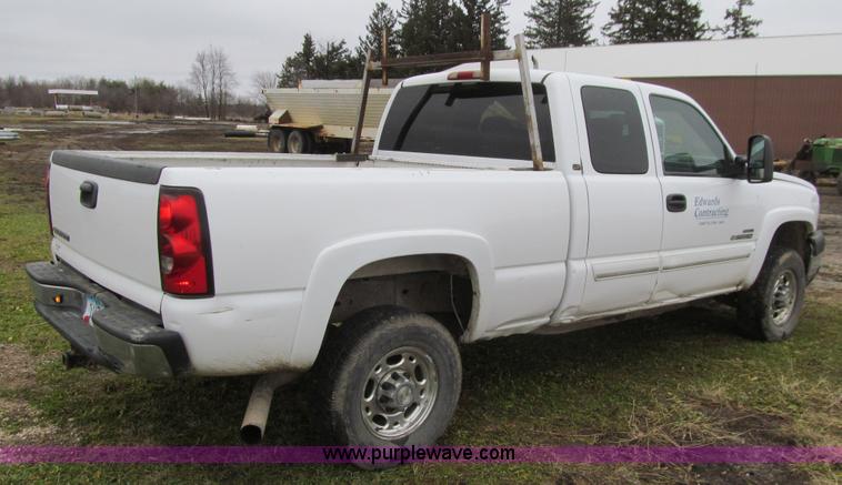 image for item L1987 2007 Chevrolet Silverado 2500HD Ext. Cab pickup truck