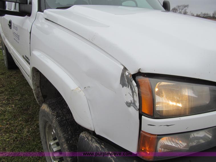 image for item L1987 2007 Chevrolet Silverado 2500HD Ext. Cab pickup truck