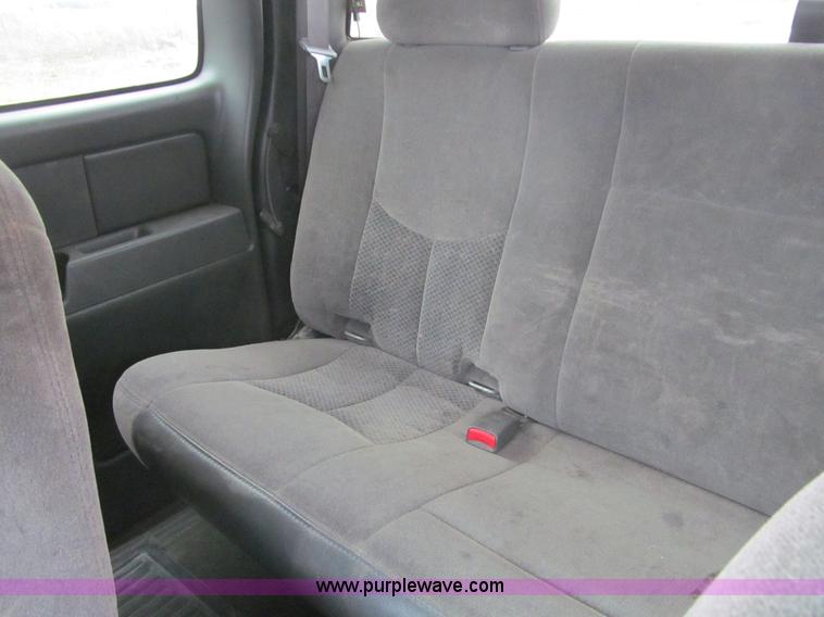 image for item L1987 2007 Chevrolet Silverado 2500HD Ext. Cab pickup truck