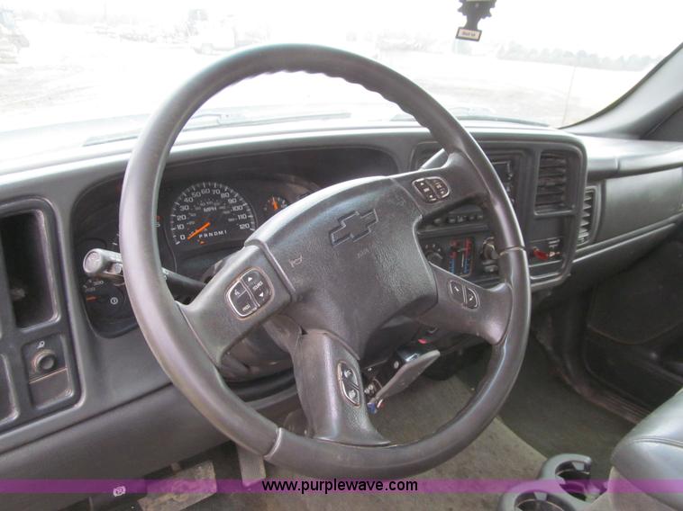 image for item L1987 2007 Chevrolet Silverado 2500HD Ext. Cab pickup truck