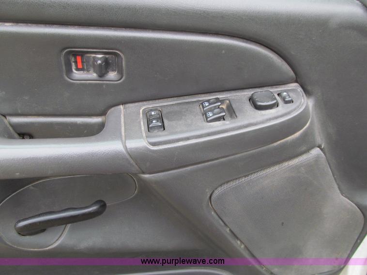 image for item L1987 2007 Chevrolet Silverado 2500HD Ext. Cab pickup truck