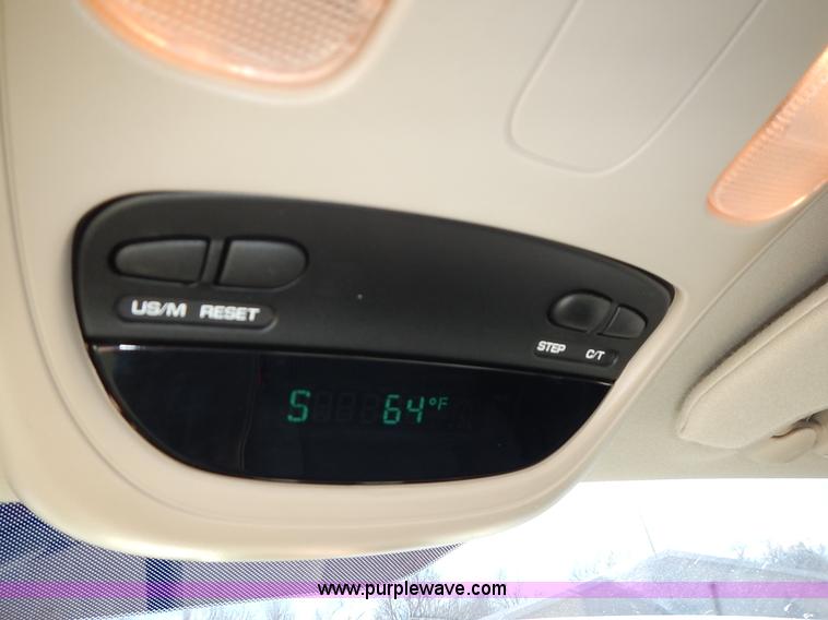 image for item L3583 2006 Dodge Ram 2500HD Quad Cab flatbed pickup truck