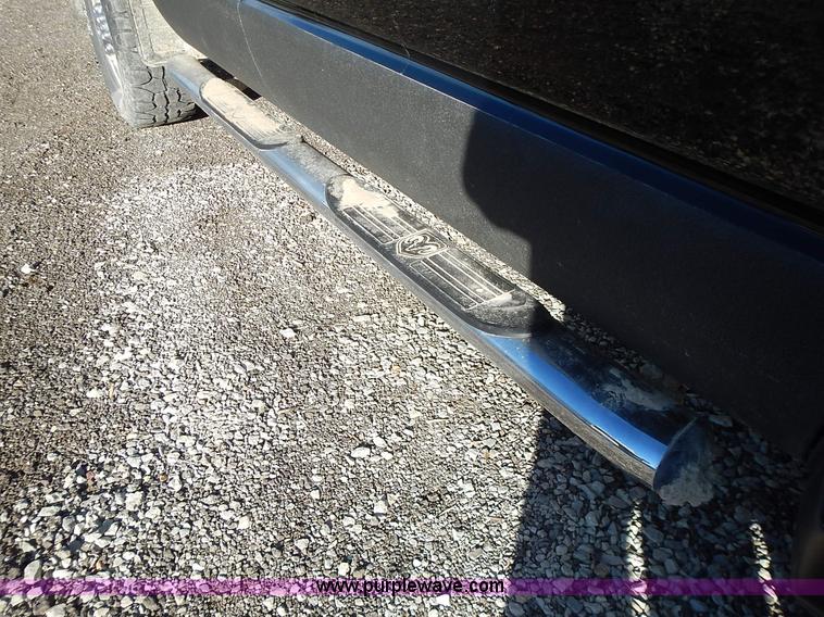 image for item L3583 2006 Dodge Ram 2500HD Quad Cab flatbed pickup truck