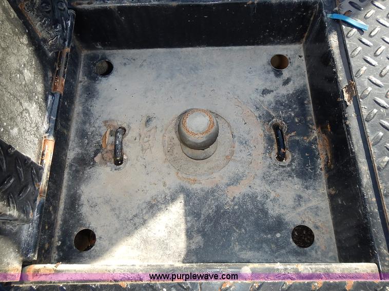 image for item L3583 2006 Dodge Ram 2500HD Quad Cab flatbed pickup truck