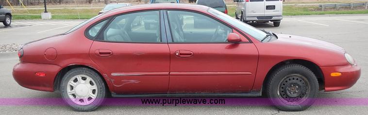 image for item L3592 1998 Ford Taurus LX