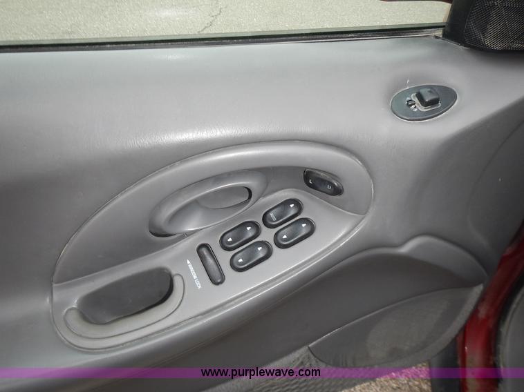 image for item L3592 1998 Ford Taurus LX