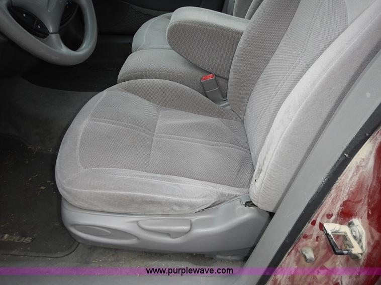 image for item L3592 1998 Ford Taurus LX